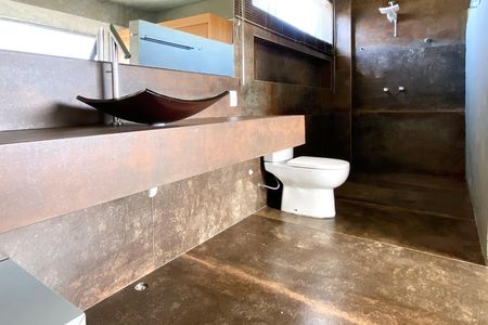 Casa para alugar com 182m², 3 quartos e 1 vaga Casa para alugar com 182m², 3 quartos e 1 vagaBanheiro da Suíte 1