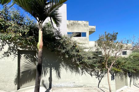 Fachada de casa para alugar com 3 quartos, 182m² em Alto dos Pinheiros, Belo Horizonte