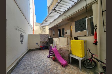 Apartamento à venda com 92m², 2 quartos e sem vaga Apartamento à venda com 92m², 2 quartos e sem vagaVaranda