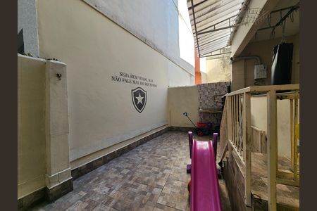 Apartamento à venda com 92m², 2 quartos e sem vaga Apartamento à venda com 92m², 2 quartos e sem vagaVaranda