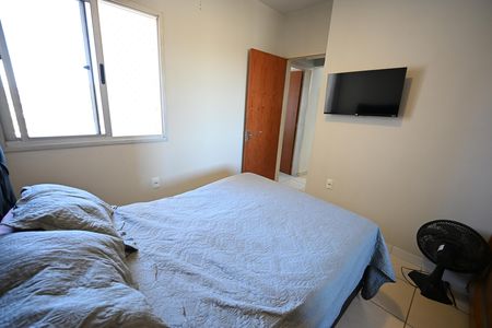 Apartamento à venda com 2 quartos, 48m² em Parque Oeste Industrial, Goiânia