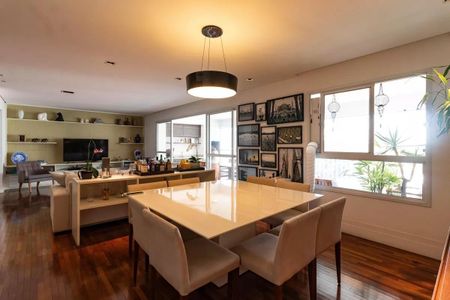 Apartamento à venda com 162m², 3 quartos e 3 vagas