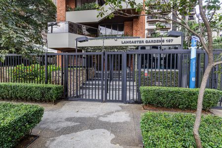 Apartamento para alugar com 165m², 2 quartos e 3 vagas