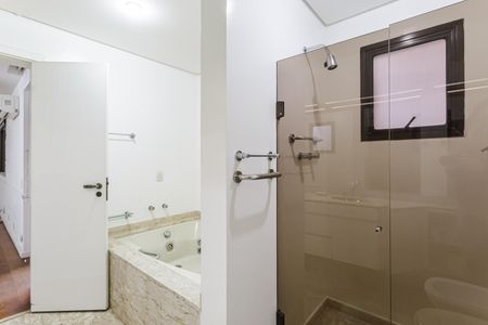 Apartamento para alugar com 165m², 2 quartos e 3 vagas Apartamento para alugar com 165m², 2 quartos e 3 vagasBanheiro da Suíte