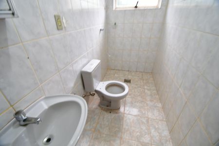 Casa à venda com 60m², 1 quarto e 8 vagasBanheiro