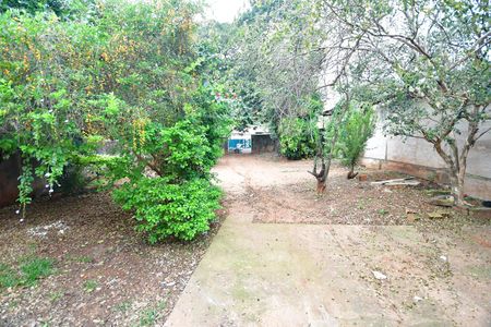 Casa à venda com 60m², 1 quarto e 8 vagasQuintal