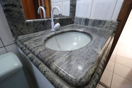 Apartamento para alugar com 54m², 2 quartos e 1 vagaBanheiro Social