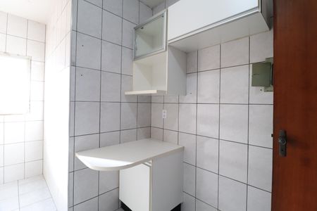 Cozinha de apartamento para alugar com 2 quartos, 54m² em Granada, Uberlândia