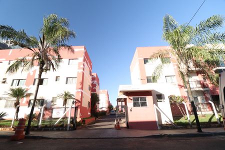Fachada e portaria de apartamento para alugar com 2 quartos, 54m² em Granada, Uberlândia