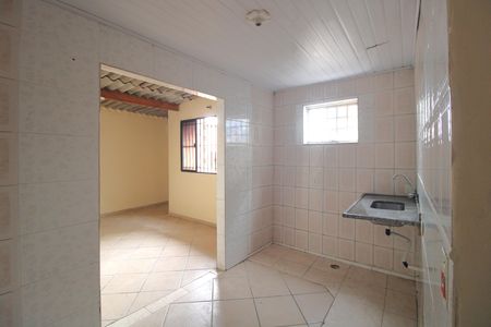 Cozinha de casa para alugar com 2 quartos, 155m² em Jardim Santa Francisca Cabrini, São Paulo