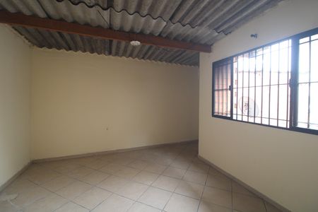 Varanda 2 de casa para alugar com 2 quartos, 155m² em Jardim Santa Francisca Cabrini, São Paulo