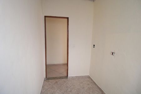 Lavanderia de casa para alugar com 2 quartos, 155m² em Jardim Santa Francisca Cabrini, São Paulo