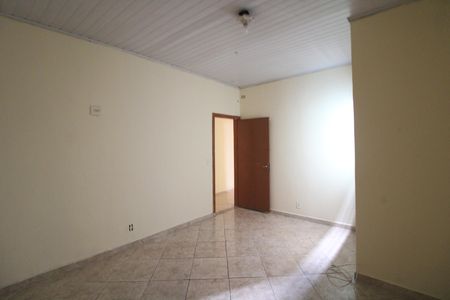 Quarto de casa para alugar com 2 quartos, 155m² em Jardim Santa Francisca Cabrini, São Paulo