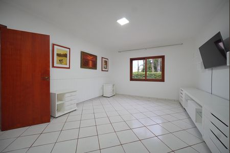 Casa de condomínio para alugar com 200m², 3 quartos e 3 vagasSuíte