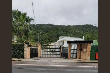 Casa de condomínio para alugar com 200m², 3 quartos e 3 vagas Casa de condomínio para alugar com 200m², 3 quartos e 3 vagasFachada do Condomínio