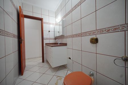 Casa de condomínio para alugar com 200m², 3 quartos e 3 vagasBanheiro Social