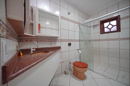 Casa de condomínio para alugar com 200m², 3 quartos e 3 vagasBanheiro da Suíte