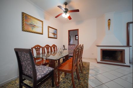 Casa de condomínio para alugar com 200m², 3 quartos e 3 vagasSala de Jantar