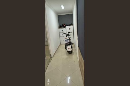 Corredor de casa para alugar com 2 quartos, 85m² em Bangu, Rio de Janeiro