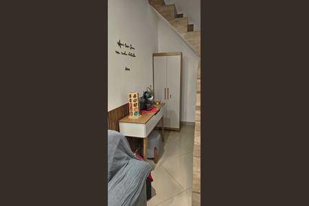 Sala de casa para alugar com 2 quartos, 85m² em Bangu, Rio de Janeiro