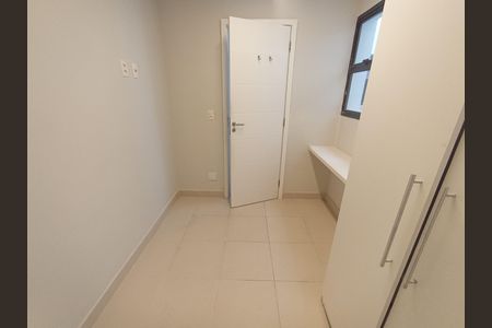 Quarto de serviço  de apartamento para alugar com 3 quartos, 170m² em Barra da Tijuca, Rio de Janeiro