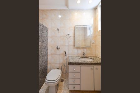 Apartamento para alugar com 132m², 5 quartos e 2 vagas Apartamento para alugar com 132m², 5 quartos e 2 vagasBanheiro da suite