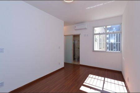 Apartamento para alugar com 132m², 5 quartos e 2 vagas Apartamento para alugar com 132m², 5 quartos e 2 vagasSuite