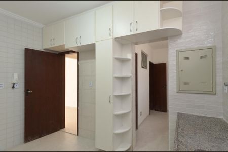 Cozinha de apartamento para alugar com 5 quartos, 132m² em Ana Lúcia, Belo Horizonte
