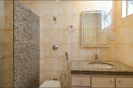 Apartamento para alugar com 132m², 5 quartos e 2 vagas Apartamento para alugar com 132m², 5 quartos e 2 vagasBanheiro da suite