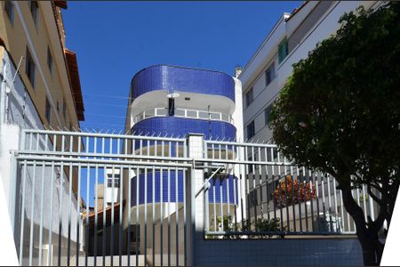 Apartamento para alugar com 132m², 5 quartos e 2 vagas Apartamento para alugar com 132m², 5 quartos e 2 vagasFachada