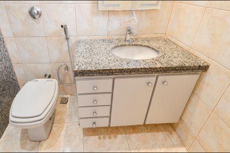 Apartamento para alugar com 132m², 5 quartos e 2 vagas Apartamento para alugar com 132m², 5 quartos e 2 vagasBanheiro da suite