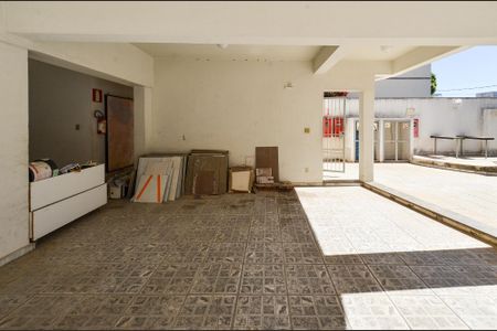 Garagem de apartamento para alugar com 5 quartos, 132m² em Ana Lúcia, Belo Horizonte