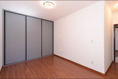 Apartamento para alugar com 132m², 5 quartos e 2 vagas Apartamento para alugar com 132m², 5 quartos e 2 vagasSuite