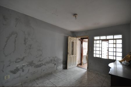 Casa para alugar com 110m², 1 quarto e 2 vagasSala