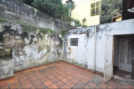 Casa para alugar com 110m², 1 quarto e 2 vagasQuintal