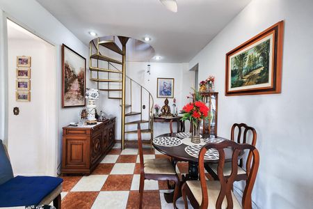 Apartamento à venda com 100m², 3 quartos e 2 vagas Apartamento à venda com 100m², 3 quartos e 2 vagasSala