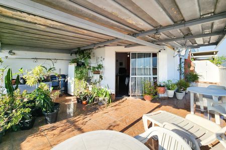 Apartamento à venda com 100m², 3 quartos e 2 vagas Apartamento à venda com 100m², 3 quartos e 2 vagasÁrea