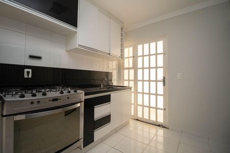 Casa para alugar com 140m², 3 quartos e 4 vagas Casa para alugar com 140m², 3 quartos e 4 vagasCozinha