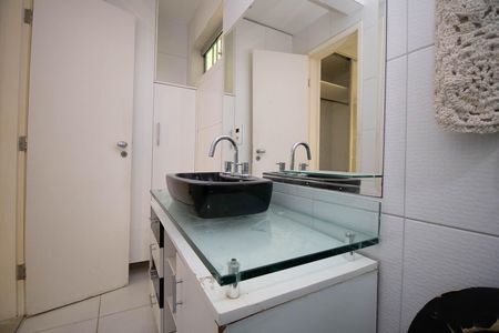 Casa para alugar com 140m², 3 quartos e 4 vagas Casa para alugar com 140m², 3 quartos e 4 vagasBanheiro da Suíte
