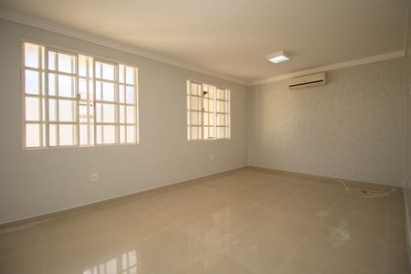 Casa para alugar com 140m², 3 quartos e 4 vagas Casa para alugar com 140m², 3 quartos e 4 vagasSala 1