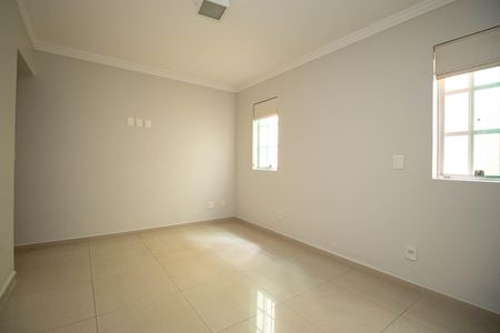 Casa para alugar com 140m², 3 quartos e 4 vagas Casa para alugar com 140m², 3 quartos e 4 vagasSuíte