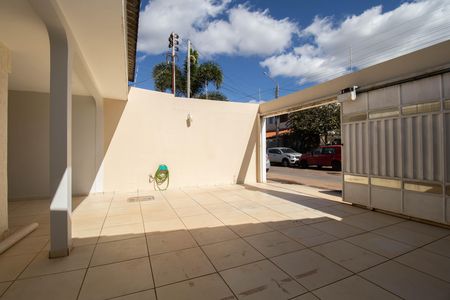 Casa para alugar com 140m², 3 quartos e 4 vagas Casa para alugar com 140m², 3 quartos e 4 vagasGaragem