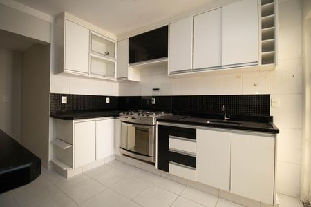 Casa para alugar com 140m², 3 quartos e 4 vagas Casa para alugar com 140m², 3 quartos e 4 vagasCozinha