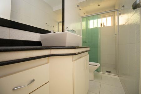 Casa para alugar com 140m², 3 quartos e 4 vagas Casa para alugar com 140m², 3 quartos e 4 vagasBanheiro Social