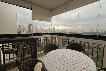 Apartamento para alugar com 110m², 3 quartos e 2 vagasVaranda