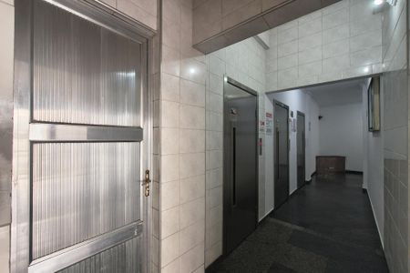 Apartamento para alugar com 77m², 2 quartos e 1 vaga Apartamento para alugar com 77m², 2 quartos e 1 vagaHall de entrada