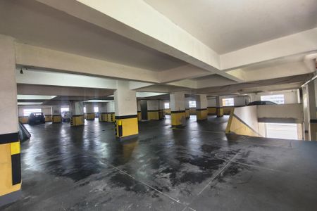 Garagem  de apartamento para alugar com 2 quartos, 77m² em Vila Tupi, Praia Grande