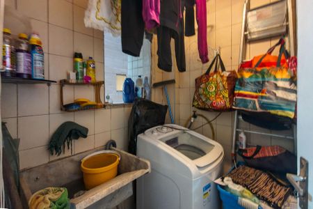 Área de Serviço de apartamento para alugar com 2 quartos, 77m² em Vila Tupi, Praia Grande
