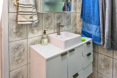 Apartamento para alugar com 77m², 2 quartos e 1 vaga Apartamento para alugar com 77m², 2 quartos e 1 vagaBanheiro