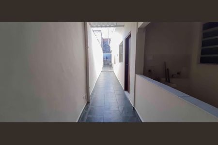 Casa para alugar com 45m², 1 quarto e sem vaga Casa para alugar com 45m², 1 quarto e sem vagaCorredor Externo